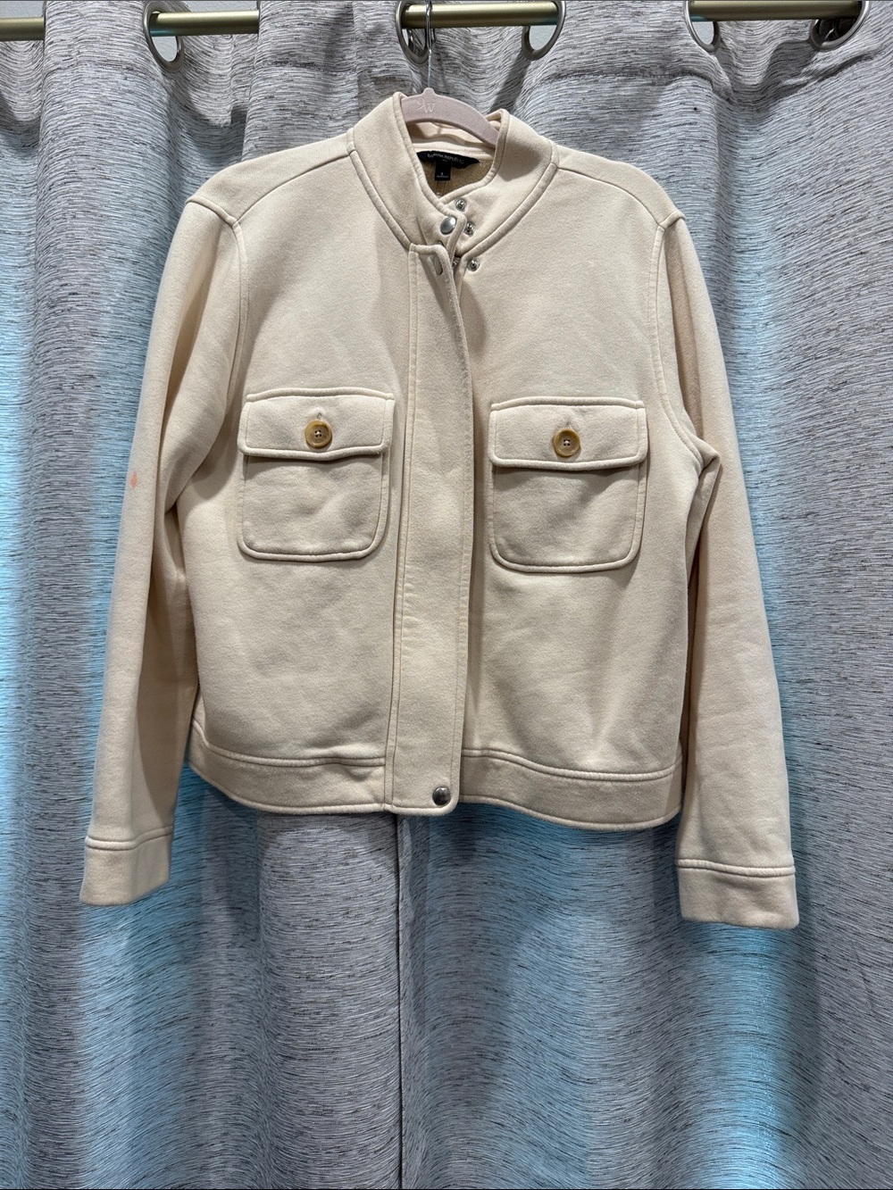 🚨2/$10🚨Banana Republic Ivory Snap-Front Sweatshirt
